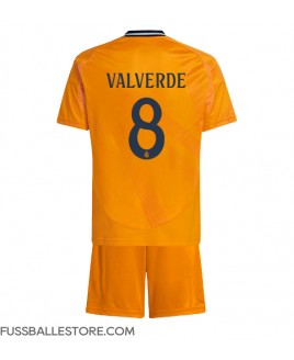 Günstige Real Madrid Federico Valverde #8 Auswärts Trikotsatzt Kinder 2024-25 Kurzarm (+ Kurze Hosen)